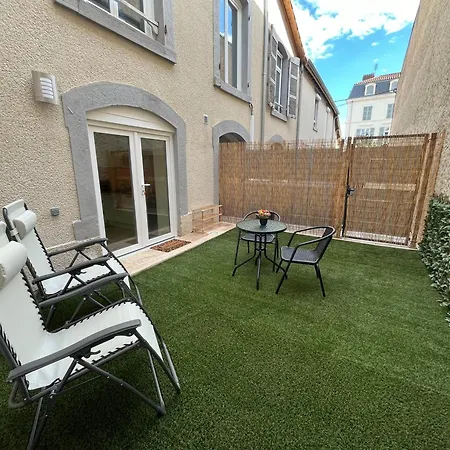 L'Oasis De La Pyramide Apartment Vienne  Exterior photo