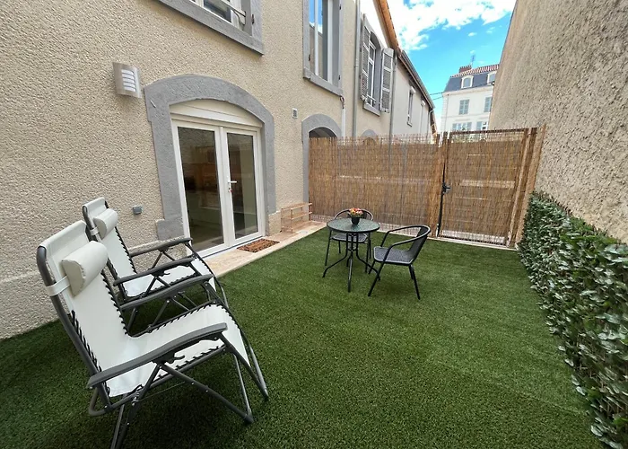 L\'Oasis De La Pyramide